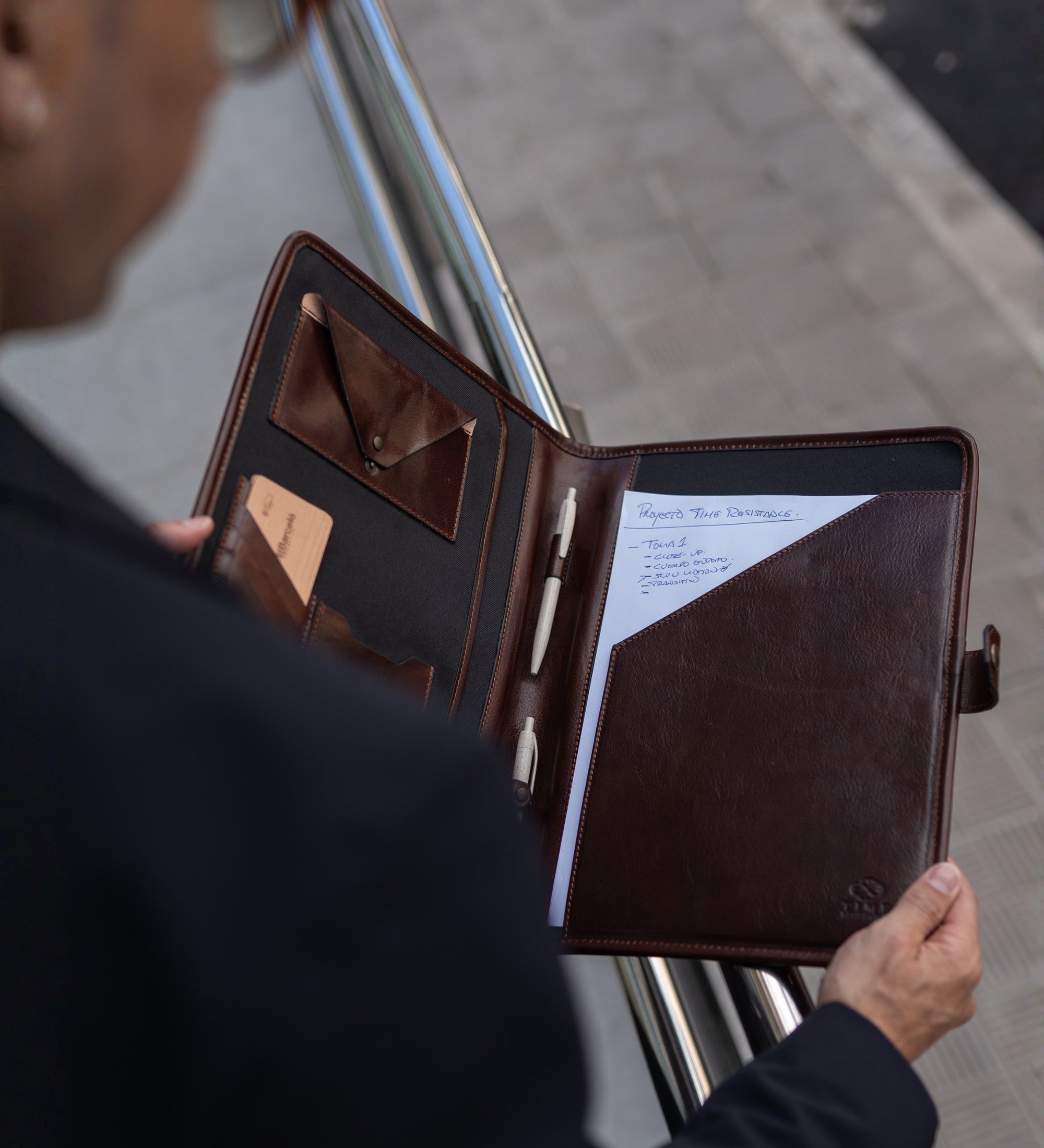 Leather A4 Documents Folder Organizer - The Call of the Wild