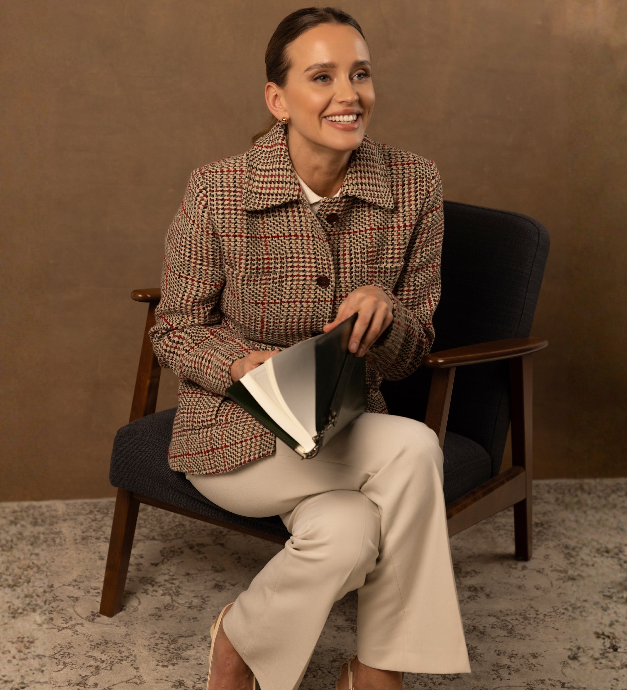 Womens Leather Journal with Refillable A5 Notepad - The Diary of a Nobody