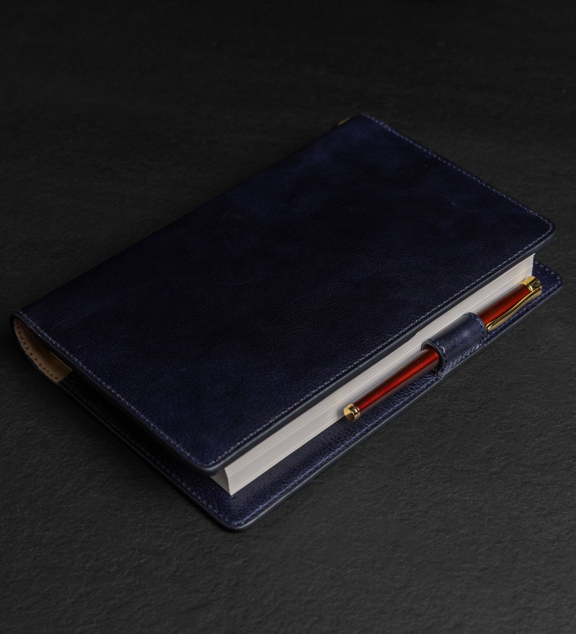 Womens Leather Journal with Refillable A5 Notepad - The Diary of a Nobody