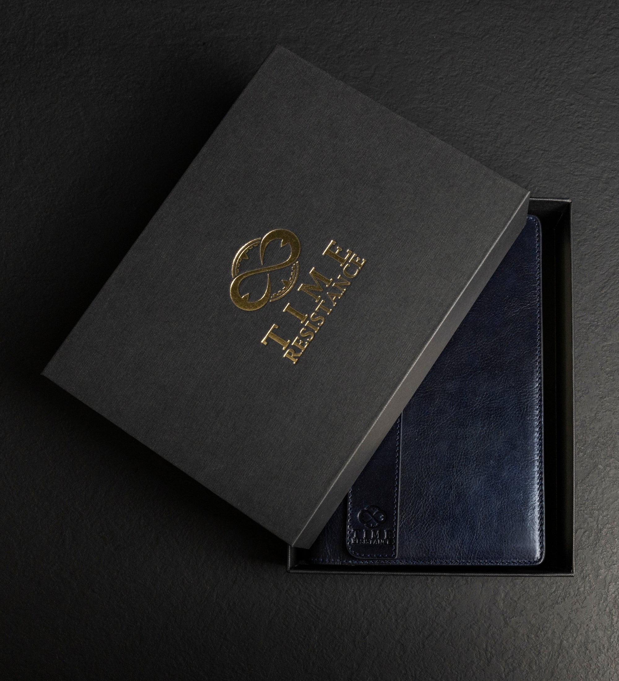 Womens Leather Journal with Refillable A5 Notepad - The Diary of a Nobody
