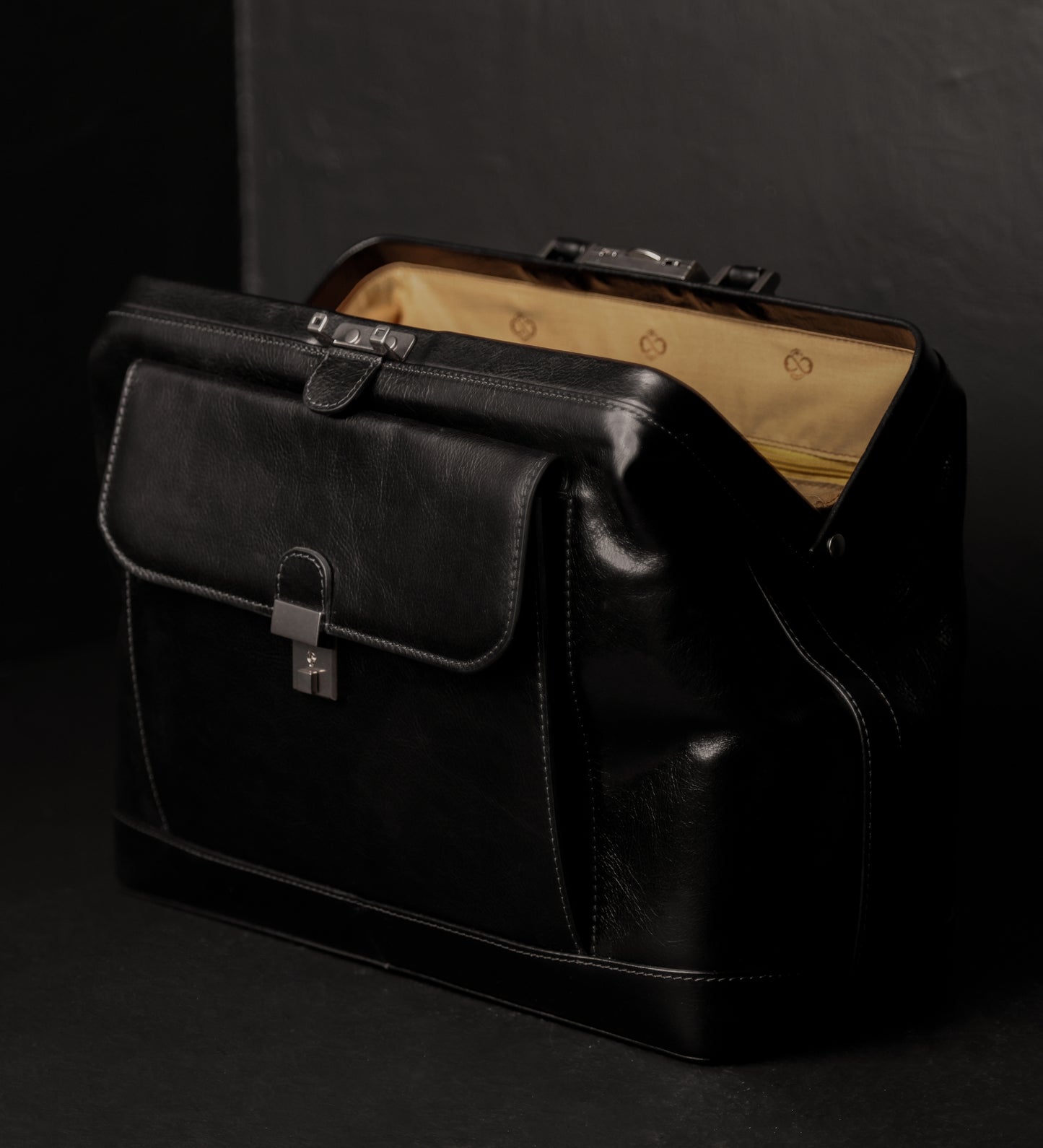 Large Italian Leather Doctor Bag - Hamlet