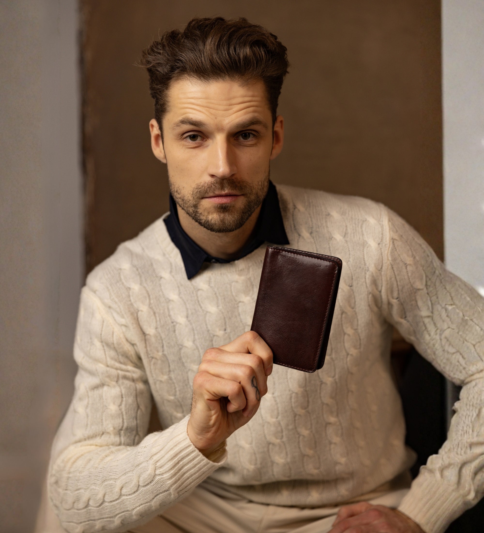 Small Leather Passport Holder - Gulliver's Travels